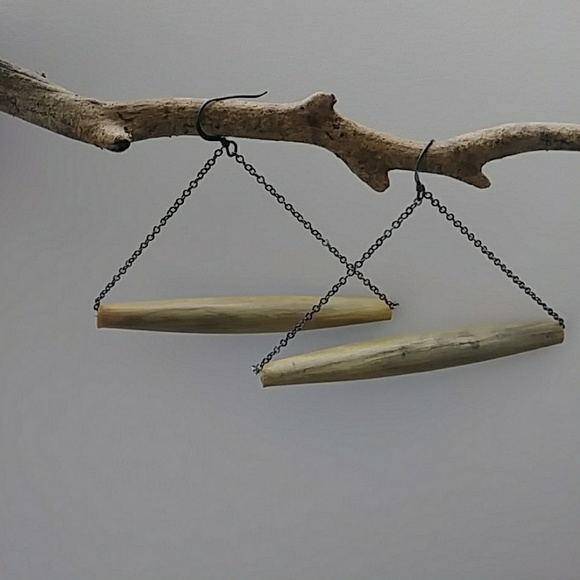 🔴SOLD Natural Minimalist Barrel Wood Earring - Picture 3 of 7